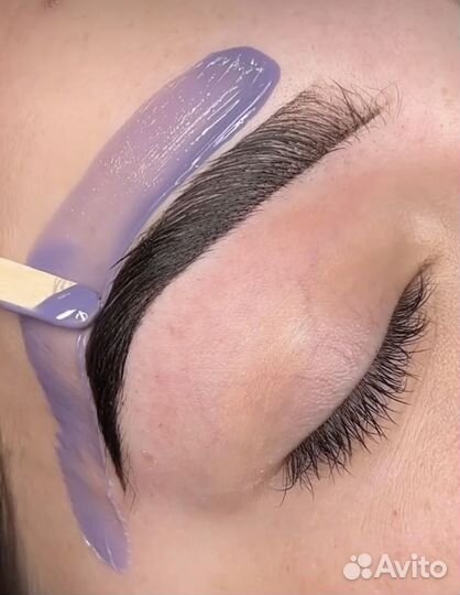 Коррекция и окрашивание бровей