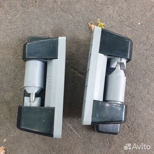 Петли для дверей морозильных камер Новые