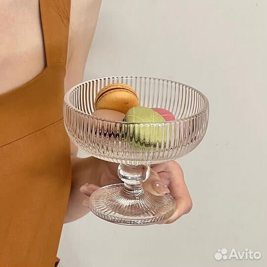 Ваза для конфет на ножке