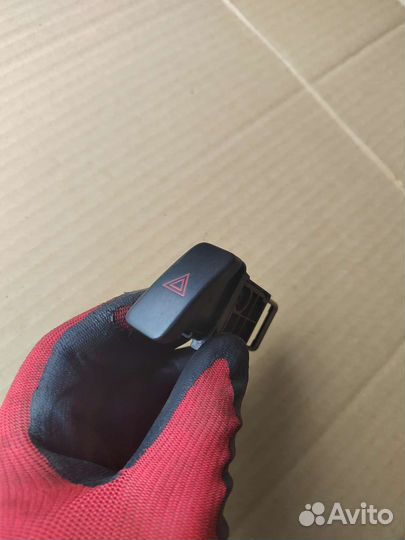 Кнопка Mazda 323 BJ /Familia /Protege