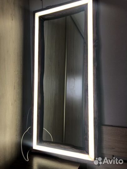 Зеркало с подсветкой