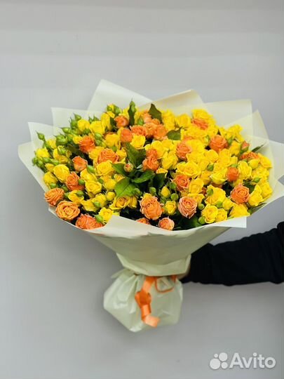 Кустовые розы, пионовидные розы, ранункулюсы