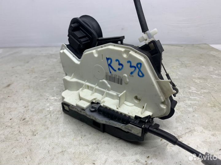 Замок двери задний правый Volkswagen Golf 6 2.0