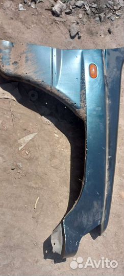 Крыло переднее правое Mitsubishi Pajero 2