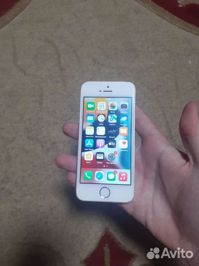 Телефон iPhone se