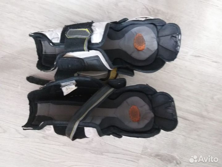 Хоккейные наколенники