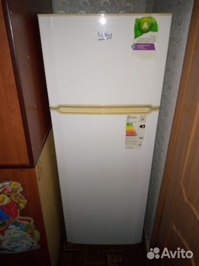 Продаю холодильник