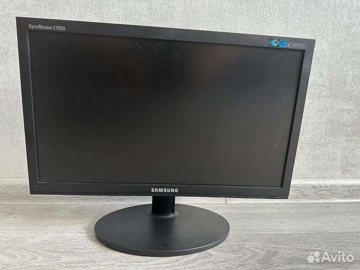 Монитор Samsung SyncMaster 19 дюймов