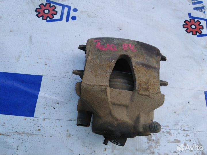 Суппорт передний левый Volkswagen Polo cfna 2011