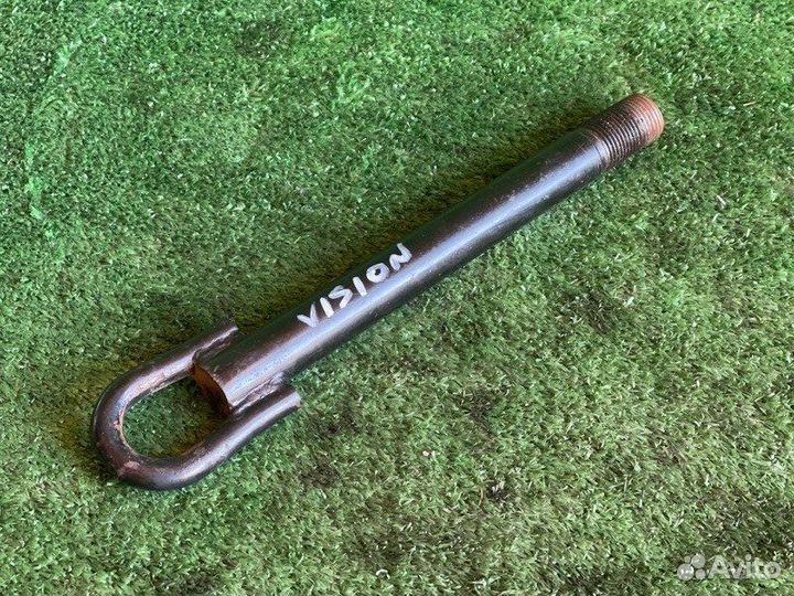 Крюк буксировочный Geely Vision