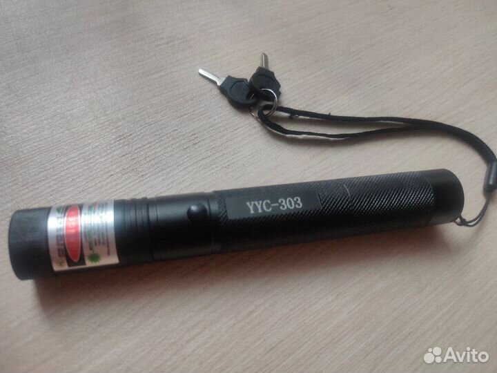 Мощная лазерная указка YYC-303 с зелёным лучом