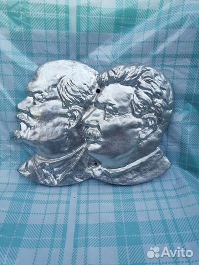 Барельеф Ленин и Сталин