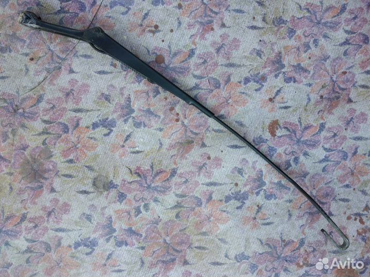 Поводок стеклоочистителя передний левый Volkswagen