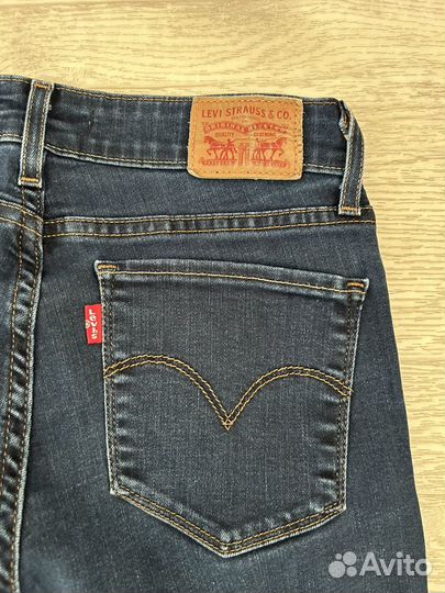 Джинсы скини женские levi's 26 бу