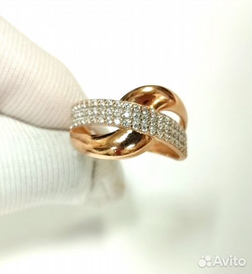 Золотое кольцо с камнем 16р