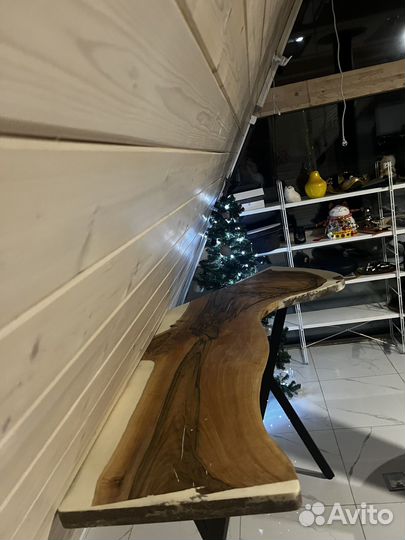 Стол из слэба река