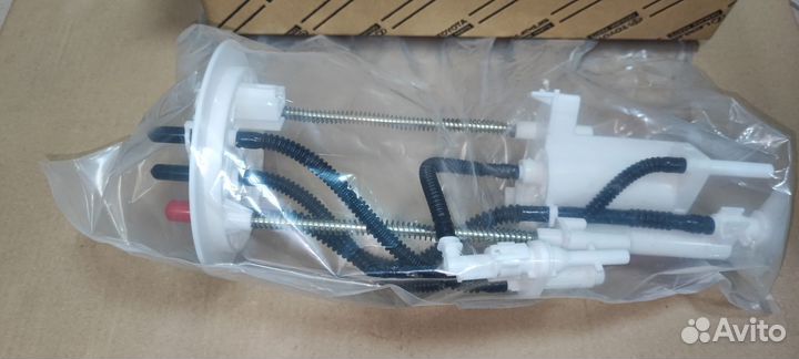 Датчик уровня топлива toyota Land Cruiser 200