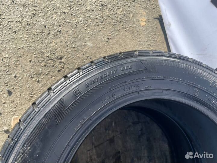 Goodyear Ice Navi Zea II 215/50 R17