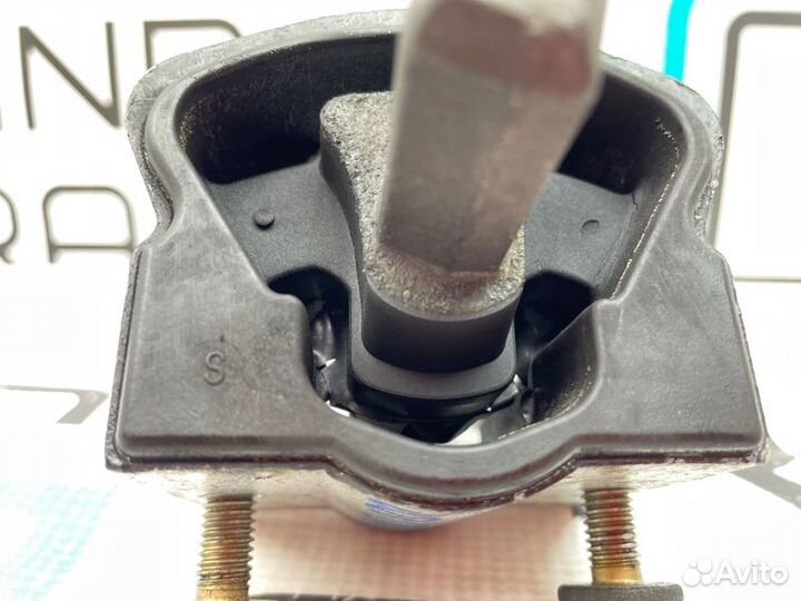 Подушка кпп Mercedes-Benz C-Class W202 111.945 2.0