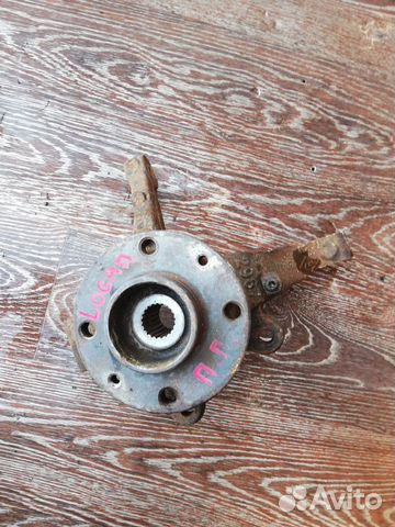 Кулак передний правый Renault Logan 2005-2014