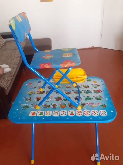 Детский стол и стул