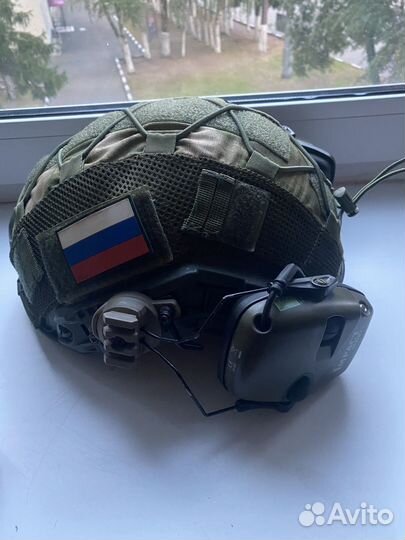 Крепление с активными наушниками