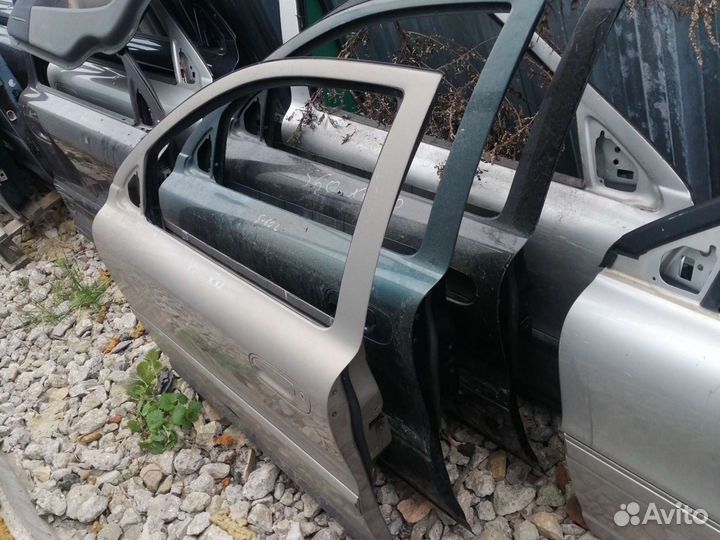 Дверь передняя левая на Volvo Xc70 1 поколение
