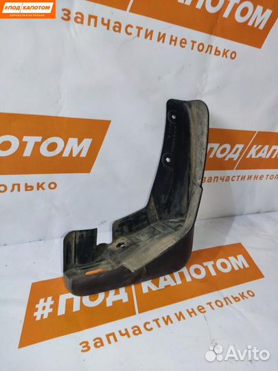 Брызговик передний правый Mitsubishi Outlander 2