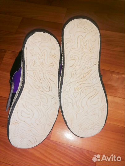 Кроссовки для девочки 35-36