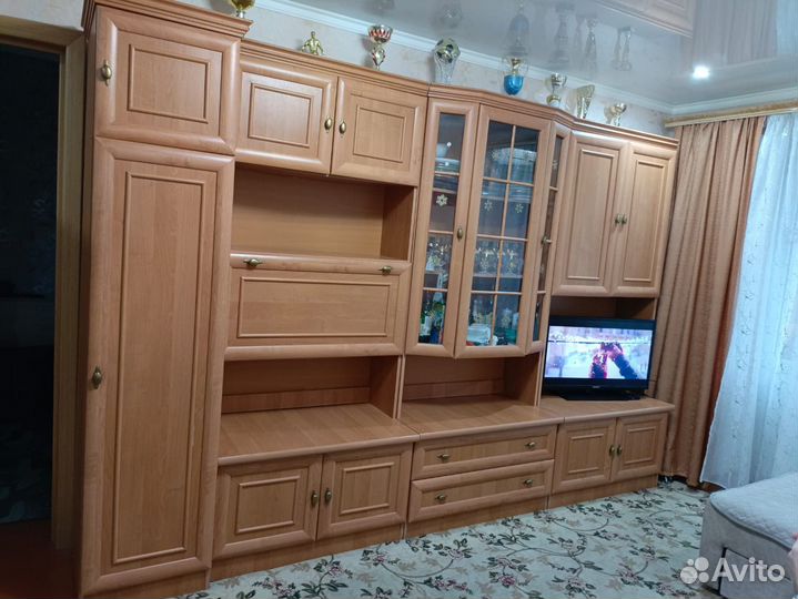 Стенка в гостиную