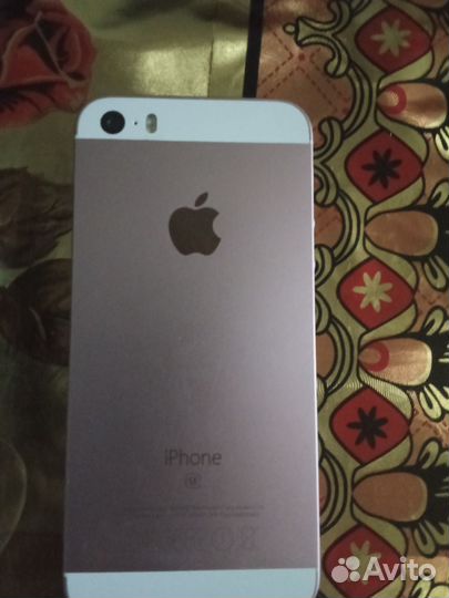 iPhone SE, 32 ГБ
