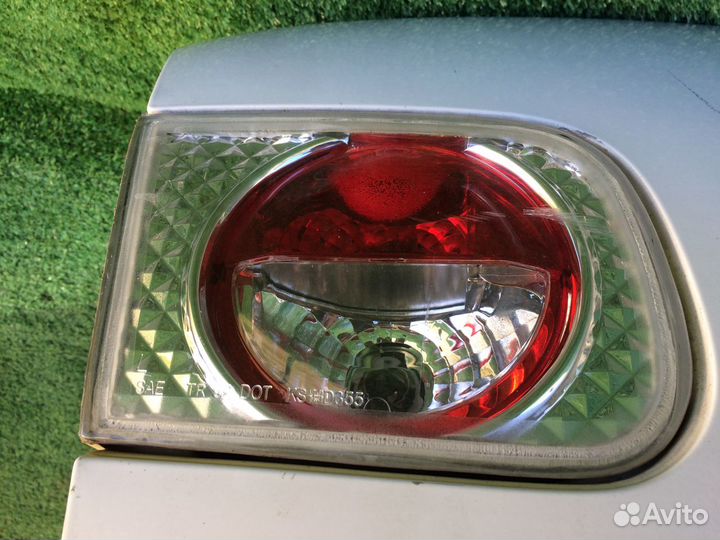 Крышка багажника sedan Honda Civic EG Белая вмятин