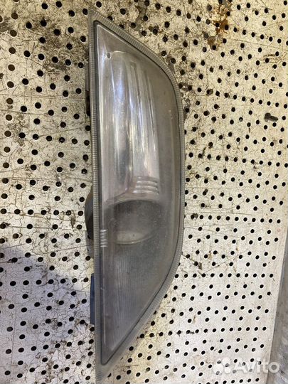 Фара противотуманная левая Ford Mondeo 4