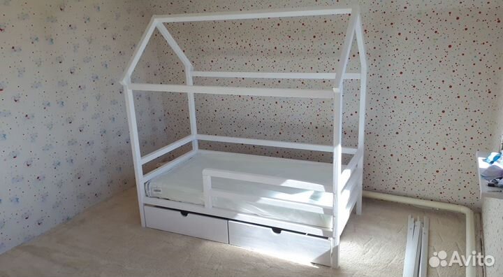 Детская кроватка - домик в рассрочку