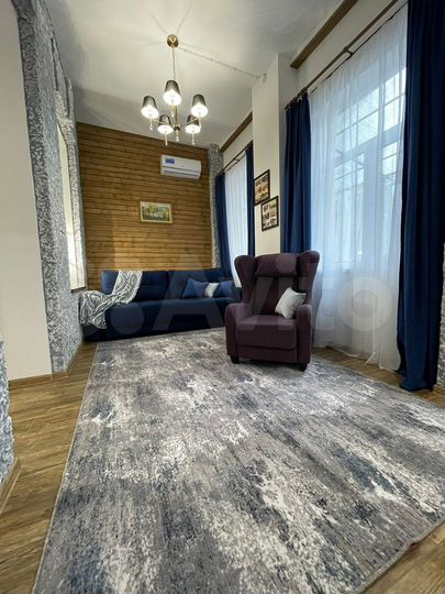 2-к. квартира, 42 м², 1/3 эт.