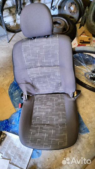 Сиденья renault Logan 1