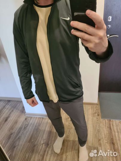 Спортивная куртка Nike(L)
