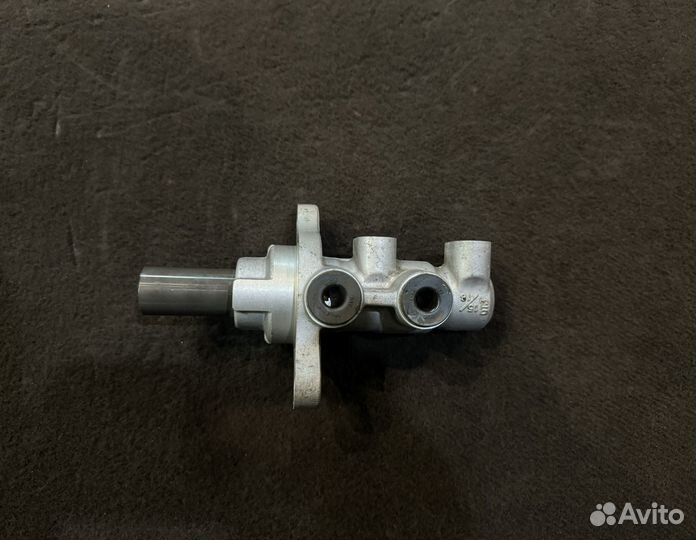 Главный тормозной цилиндр гтц Hyundai i40