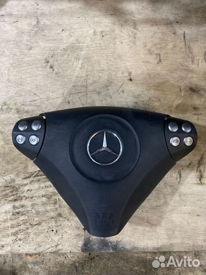 Подушка безопасности водителя Mercedes-Benz