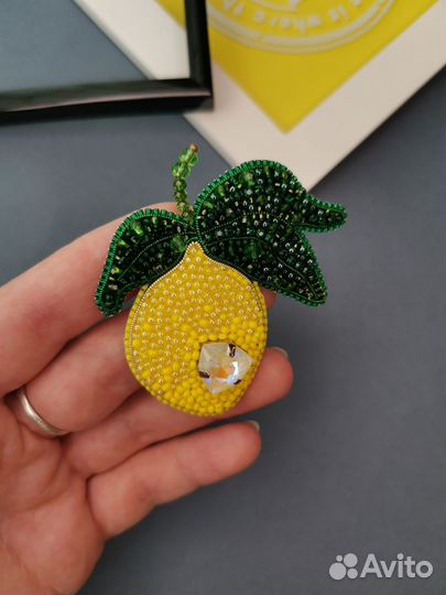 Брошь ручной работы