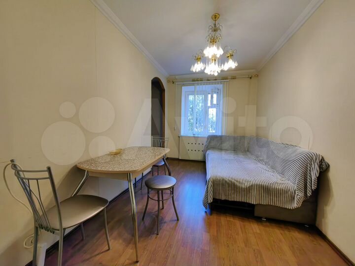 2-к. квартира, 57 м², 2/10 эт.
