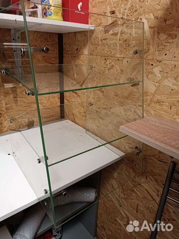 Стеклянная витрина