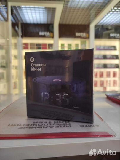 Умная колонка Яндекс Станция Мини Плюс с часами