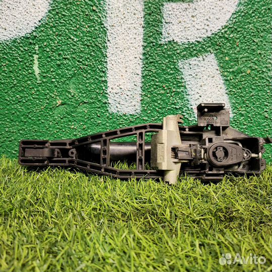 Наружная ручка двери Ford Focus 2