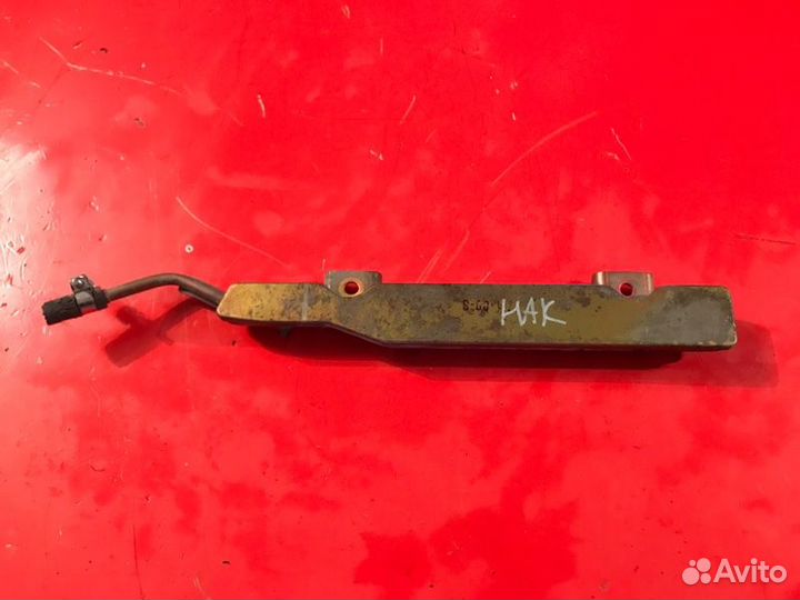 Топливная рейка (рампа) Nissan Almera Classic