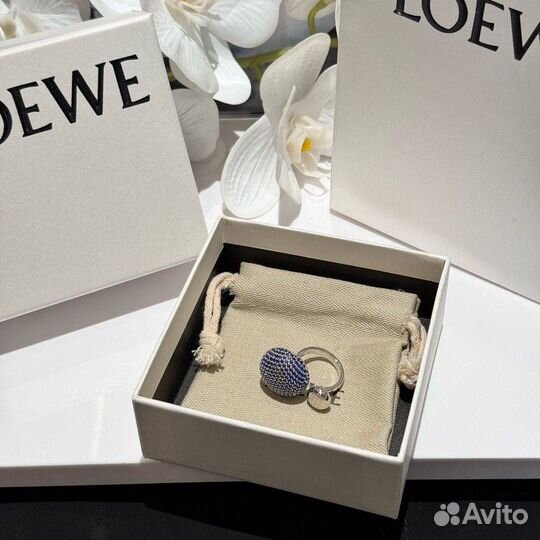 Кольцо серебро 925 Цирконы loewe