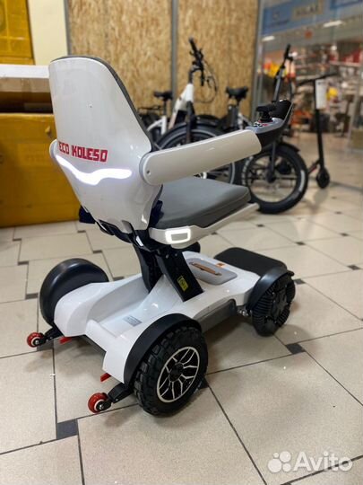 Электрический скутер для пожилых людей и инвалидов