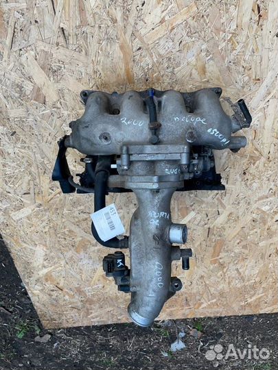 Впускной коллектор в сборе (дроссельная заслонка и