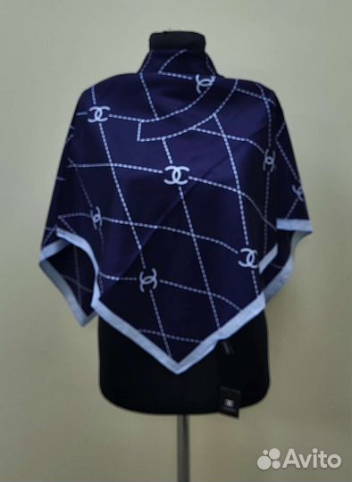 Плплаток Chanel Состав: шелк 100Размер: 90 см