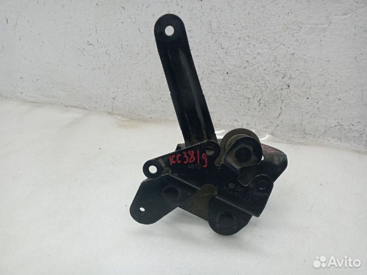 Кронштейн блока abs volkswagen passat CC